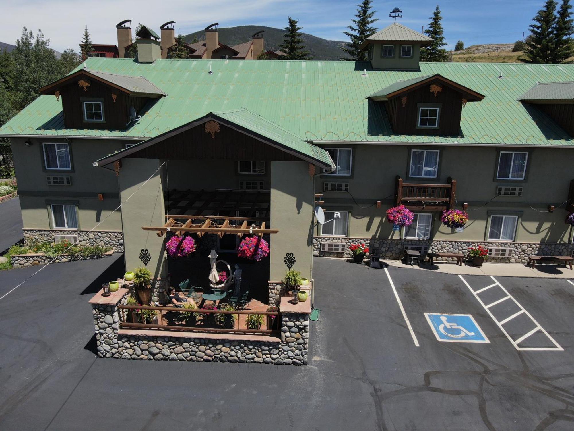 Dillon Inn Екстериор снимка